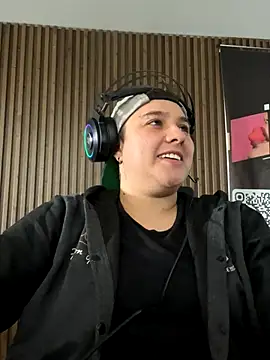 Snapshot of IanGilbert chatting on September 16, 2025, 3:13 pm IanGilbert online show from September 16, 2025, 3:13 pm