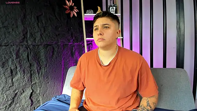 Snapshot of IanGilbert chatting on October 18, 2025, 9:17 pm IanGilbert online show from October 18, 2025, 9:17 pm