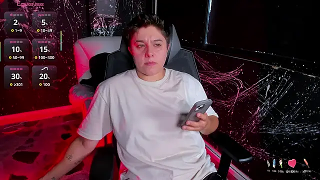 Snapshot of IanGilbert chatting on September 24, 2025, 8:04 pm IanGilbert online show from September 24, 2025, 8:04 pm