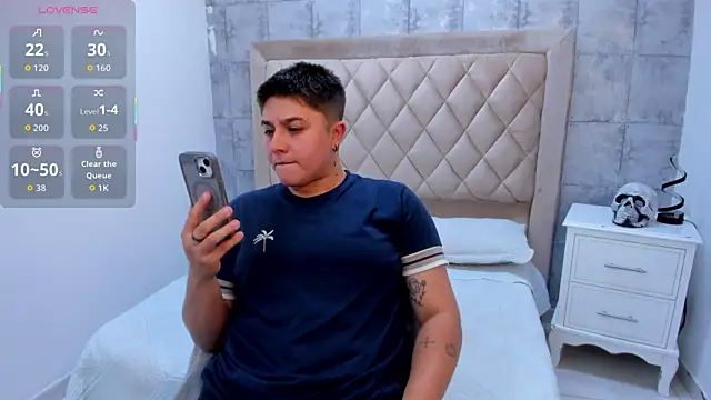 Snapshot of IanGilbert chatting on October 4, 2025, 8:10 pm IanGilbert online show from October 4, 2025, 8:10 pm