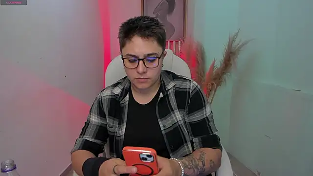 Snapshot of IanGilbert chatting on February 5, 2026, 8:59 pm IanGilbert online show from February 5, 2026, 8:59 pm