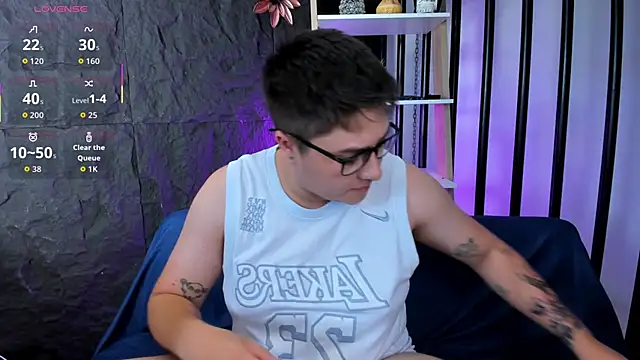 Snapshot of IanGilbert chatting on October 16, 2025, 9:34 pm IanGilbert online show from October 16, 2025, 9:34 pm