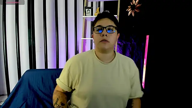 Snapshot of IanGilbert chatting on October 15, 2025, 9:23 pm IanGilbert online show from October 15, 2025, 9:23 pm