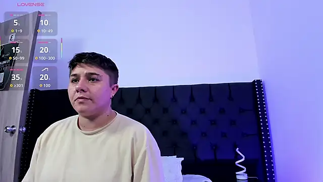 Snapshot of IanGilbert chatting on November 7, 2025, 8:02 pm IanGilbert online show from November 7, 2025, 8:02 pm