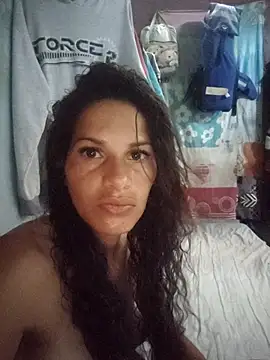 Snapshot of Lagataymoreno chatting on October 6, 2025, 7:03 pm Lagataymoreno online show from October 6, 2025, 7:03 pm