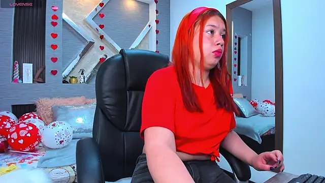 Snapshot of roxana_santini chatting on September 24, 2025, 3:29 pm roxana santini online show from September 24, 2025, 3:29 pm