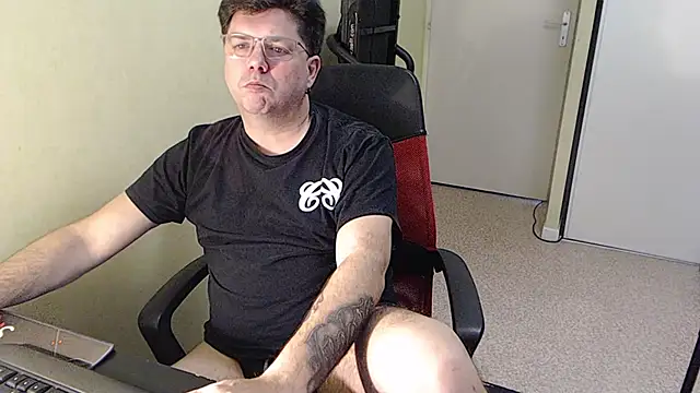 Snapshot of blueandwhite1 chatting on January 31, 2026, 10:19 pm blueandwhite1 online show from January 31, 2026, 10:19 pm