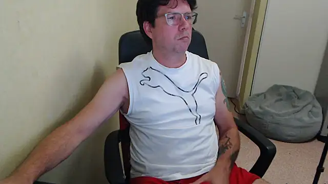 blueandwhite1 online show from July 28, 2026, 3:21 pm