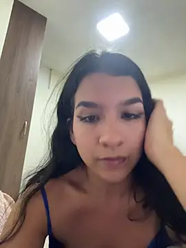 Snapshot of GiaCutee chatting on April 29, 2026, 11:44 pm GiaCutee online show from April 29, 2026, 11:44 pm