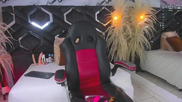 Snapshot of Zoe-Johnson_ chatting on December 14, 2025, 9:42 pm Zoe-Johnson online show from December 14, 2025, 9:42 pm