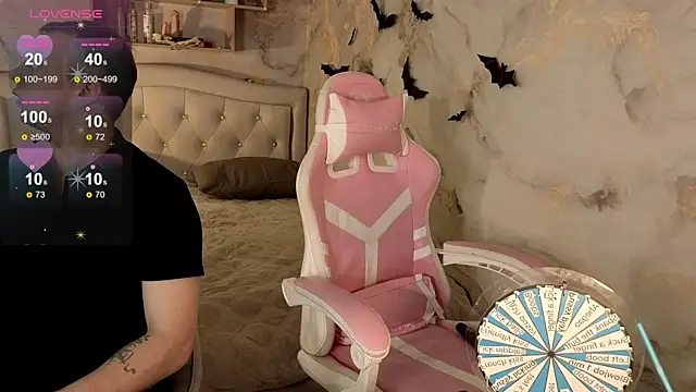 Crystal-Nuts online show from December 5, 2025, 2:10 am