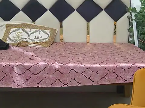 Snapshot of Its-ishikaa chatting on November 12, 2025, 4:05 am Its-ishikaa online show from November 12, 2025, 4:05 am