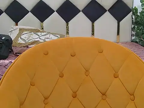 Snapshot of Its-ishikaa chatting on November 10, 2025, 3:33 am Its-ishikaa online show from November 10, 2025, 3:33 am