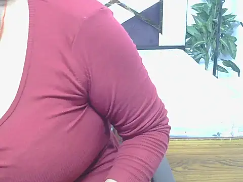 Snapshot of Its-ishikaa chatting on September 17, 2025, 6:37 am Its-ishikaa online show from September 17, 2025, 6:37 am