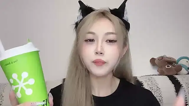 XingKongCOCO-107 online show from October 8, 2025, 11:34 am