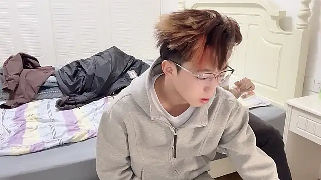 STxuguanhan online show from November 27, 2025, 8:48 am