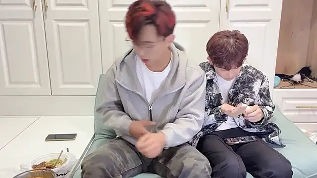 STxuguanhan online show from October 19, 2025, 12:08 pm