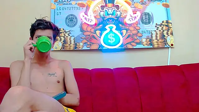 Snapshot of CrazyBoys_Extreme chatting on September 19, 2025, 5:44 am CrazyBoys Extreme online show from September 19, 2025, 5:44 am