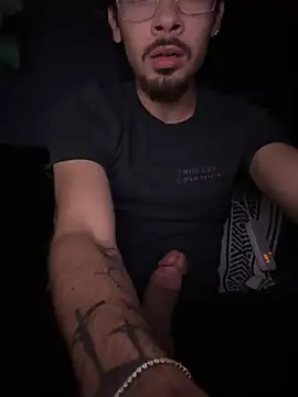 bigbrownpleasure online show from November 12, 2025, 5:22 am