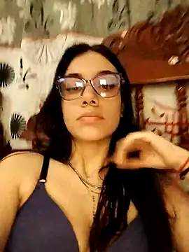 Snapshot of emmii_cute chatting on October 4, 2025, 1:40 am emmii cute online show from October 4, 2025, 1:40 am