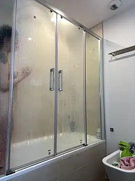 Snapshot of prettylittlefooxy chatting on November 12, 2025, 11:14 am prettylittlefooxy online show from November 12, 2025, 11:14 am