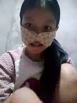 Lilyy-y online show from November 2, 2025, 9:31 pm