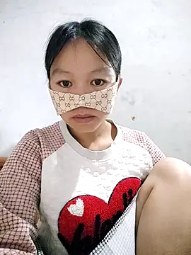 Lilyy-y online show from November 22, 2025, 10:19 pm