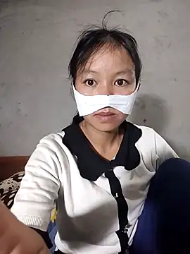 Lilyy-y online show from November 11, 2025, 9:20 pm