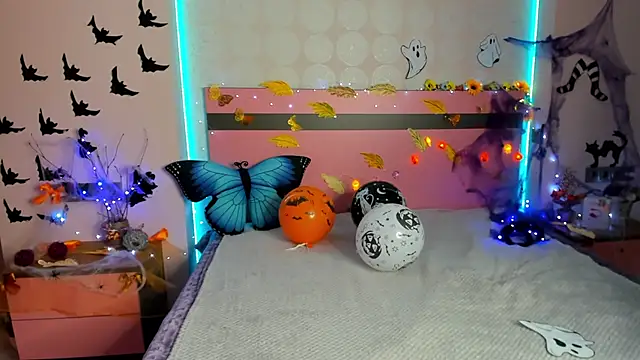 MeryMidnight online show from October 16, 2025, 6:10 am