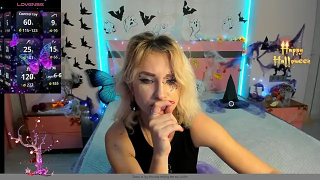 MeryMidnight online show from October 31, 2025, 6:32 am