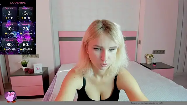 MeryMidnight online show from September 19, 2025, 5:44 am