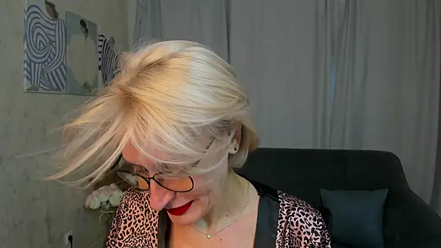 Snapshot of PamellaMurphy chatting on September 25, 2025, 7:58 am PamellaMurphy online show from September 25, 2025, 7:58 am