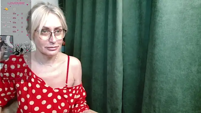 Snapshot of PamellaMurphy chatting on May 3, 2026, 11:52 pm PamellaMurphy online show from May 3, 2026, 11:52 pm