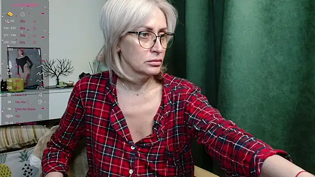 Snapshot of PamellaMurphy chatting on May 14, 2026, 11:46 pm PamellaMurphy online show from May 14, 2026, 11:46 pm