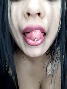 Snapshot of cazumyy chatting on November 7, 2025, 10:46 pm cazumyy online show from November 7, 2025, 10:46 pm