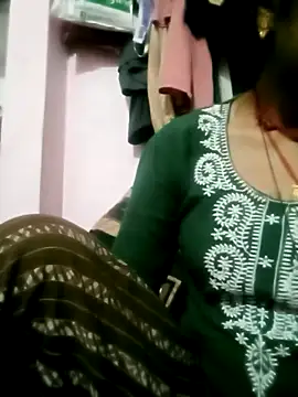 Snapshot of Hot-yuo84 chatting on October 5, 2025, 5:47 pm Hot-yuo84 online show from October 5, 2025, 5:47 pm