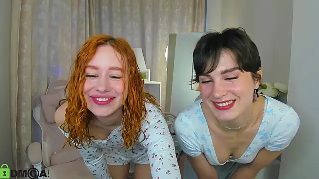 Snapshot of Lisafoxy_ chatting on September 20, 2025, 12:59 am Lisafoxy online show from September 20, 2025, 12:59 am