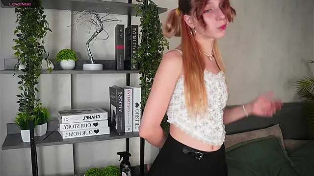 Snapshot of CameliaGlaue chatting on September 18, 2025, 11:13 am CameliaGlaue online show from September 18, 2025, 11:13 am