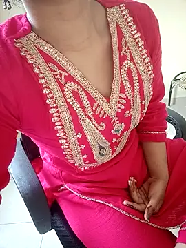 Snapshot of Pool_Girls chatting on December 18, 2025, 8:19 am Pool Girls online show from December 18, 2025, 8:19 am