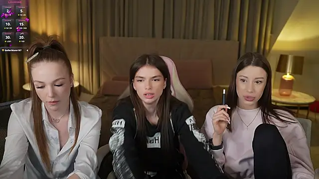 Snapshot of Ella_054 chatting on April 9, 2026, 6:36 pm Ella 054 online show from April 9, 2026, 6:36 pm