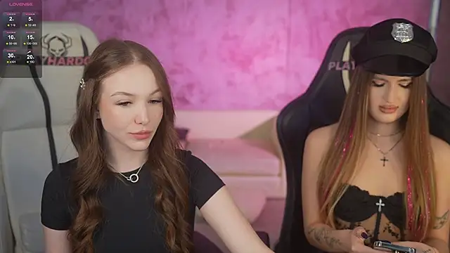 Snapshot of Ella_054 chatting on April 10, 2026, 10:06 pm Ella 054 online show from April 10, 2026, 10:06 pm