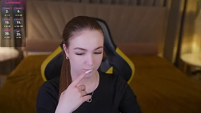 Snapshot of Ella_054 chatting on February 19, 2026, 7:33 pm Ella 054 online show from February 19, 2026, 7:33 pm