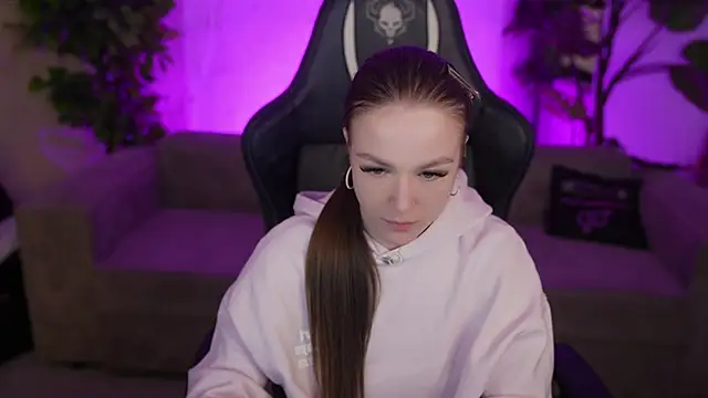 Snapshot of Ella_054 chatting on February 16, 2026, 11:02 pm Ella 054 online show from February 16, 2026, 11:02 pm