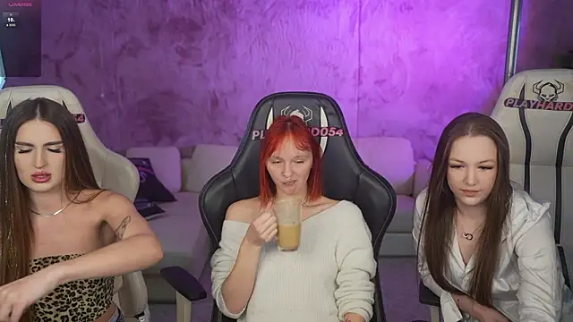 Snapshot of Ella_054 chatting on February 12, 2026, 7:35 pm Ella 054 online show from February 12, 2026, 7:35 pm