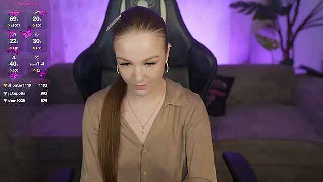 Snapshot of Ella_054 chatting on March 11, 2026, 11:32 pm Ella 054 online show from March 11, 2026, 11:32 pm