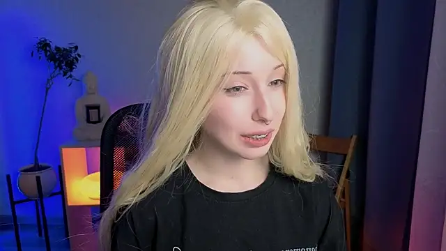 YukiMisa online show from April 24, 2026, 6:54 pm