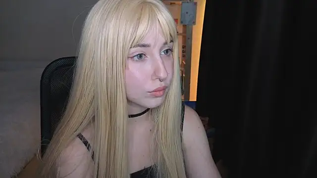 Snapshot of YukiMisa chatting on September 10, 2025, 1:43 pm YukiMisa online show from September 10, 2025, 1:43 pm