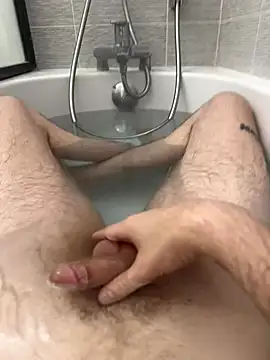 Snapshot of TomieSoichi chatting on October 10, 2025, 4:57 am TomieSoichi online show from October 10, 2025, 4:57 am