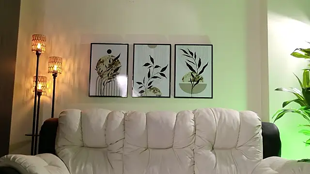 Violeta Foxz online show from March 13, 2026, 8:58 pm