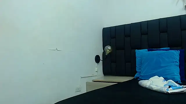 daniel evans69 online show from November 10, 2025, 12:43 pm